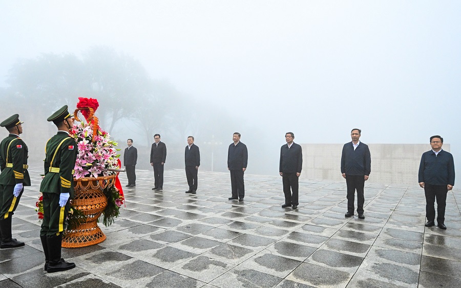 Xi Beri Penghormatan kepada Wira Perang di Shanxi