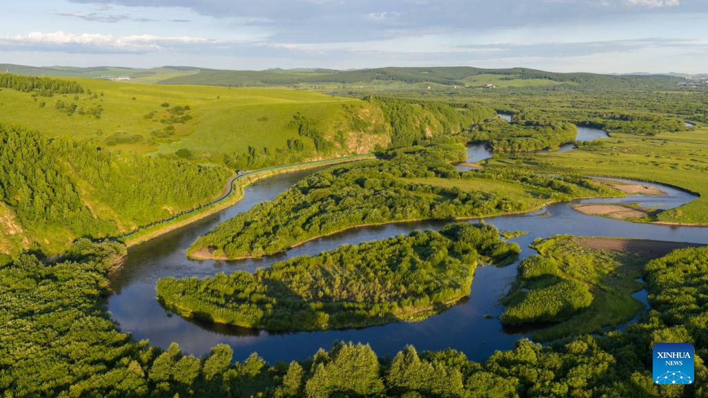 Foto udara yang diambil pada 10 Julai 2025 ini memperlihatkan keindahan panorama taman tanah basah negara Mianduhe yang terletak di Hulun Buir, Wilayah Autonomi Mongolia Dalam, utara China. (Xinhua/Ma Jinrui)