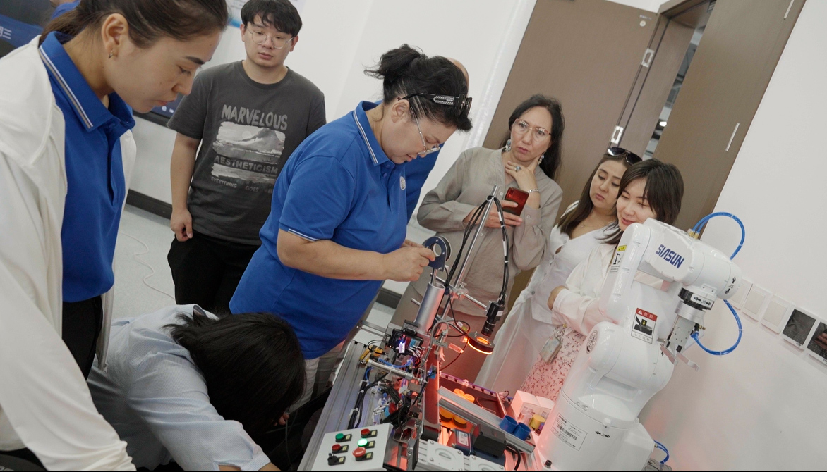 Bengkel Luban Tawar Sokongan Pendidikan Vokasional kepada Kazakhstan