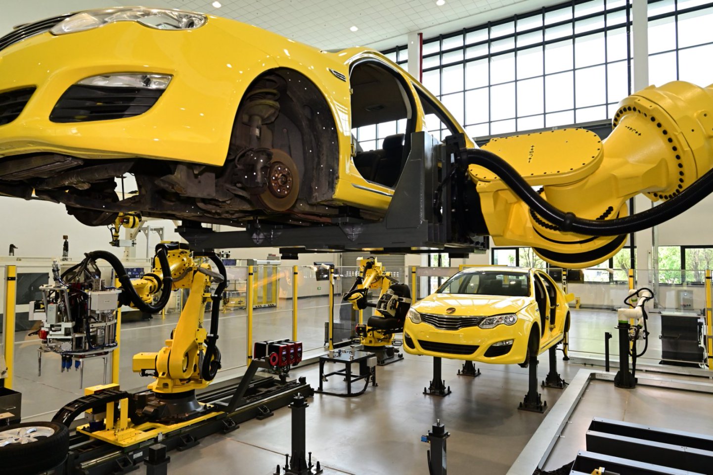 Foto memperlihatkan pusat pengalaman pengeluaran pintar Syarikat Shanghai Fanuc Robotics di Taman Industri Robotik Shanghai, daerah Baoshan, Shanghai. (Foto ihsan pejabat maklumat daerah Baoshan)