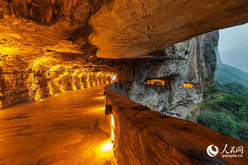 “Jalan Tebing” di Gunung Taihang Pukau Pelancong