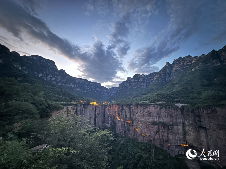 “Jalan Tebing” di Gunung Taihang Pukau Pelancong