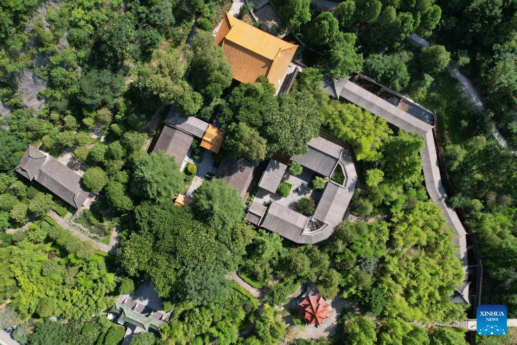 Foto sudut udara ini menunjukkan pemandangan di tapak peringatan Du Fu di Kaunti Chengxian, Provinsi Gansu di barat laut China pada 13 Julai 2025. (Xinhua/Chen Bin)