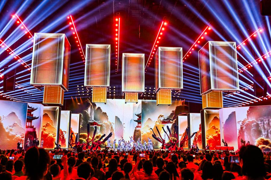 Foto bertarikh 6 Julai 2025 ini menunjukkan suasana upacara penutupan Festival Filem Pertubuhan Kerjasama Shanghai (SCO) 2025 di daerah Yongchuan, Perbandaran Chongqing di barat daya China. (Xinhua/Wang Quanchao)