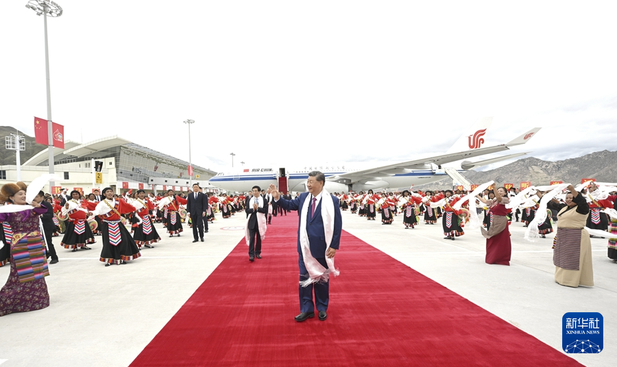 Xi Tiba di Lhasa untuk Sambutan 60 Tahun Penubuhan Wilayah Autonomi Xizang