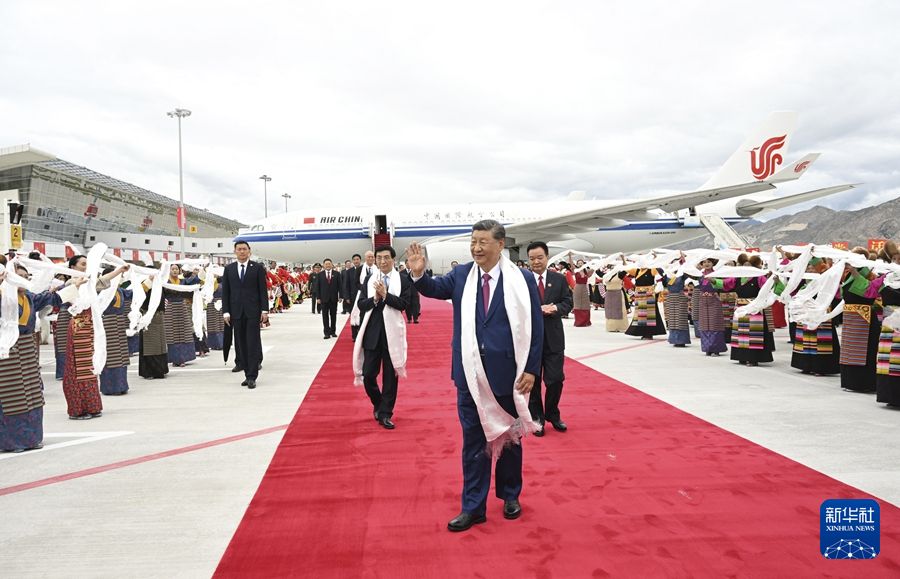 Xi Tiba di Lhasa untuk Sambutan 60 Tahun Penubuhan Wilayah Autonomi Xizang