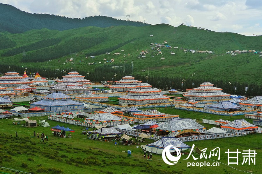 Pemandangan Indah Padang Rumput di Gansu Pikat Pelancong