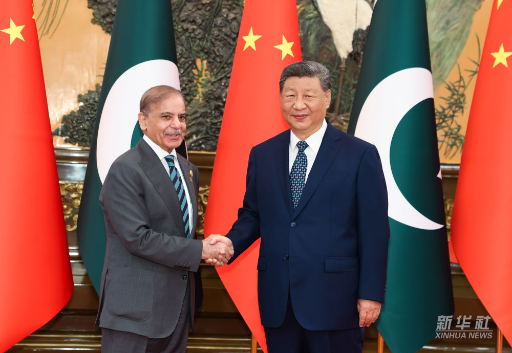 Xi Adakan Pertemuan dengan Perdana Menteri Pakistan Shehbaz Sharif di Beijing
