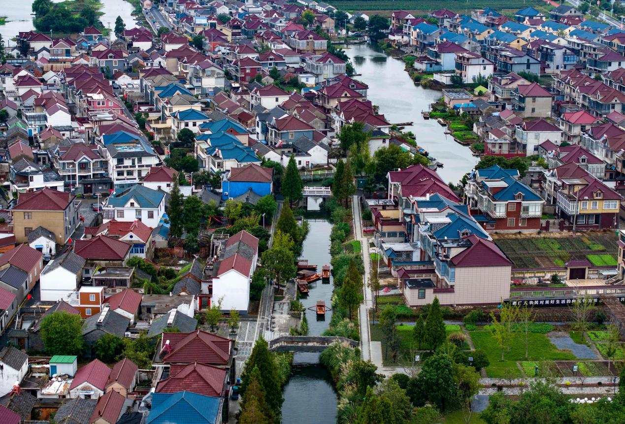 Pemandangan kampung Dongluo di pekan Qianduo, Xinghua, Provinsi Jiangsu, timur China. (Foto oleh Tang Dehong)